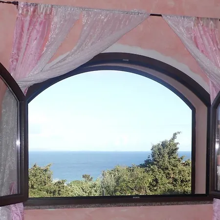 La Finestra Vista Corsica Oda ve Kahvaltı Santa Teresa Gallura