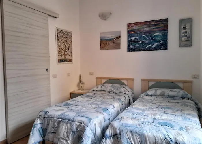La Finestra Vista Corsica サンタ・テレーザ・ガッルーラ